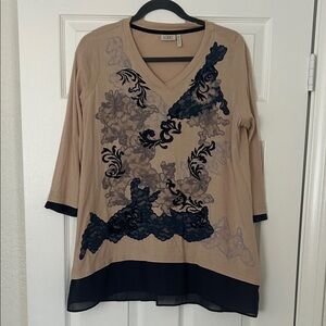 LOGO by Lori Goldstein Beige Tunic with Navy Accents